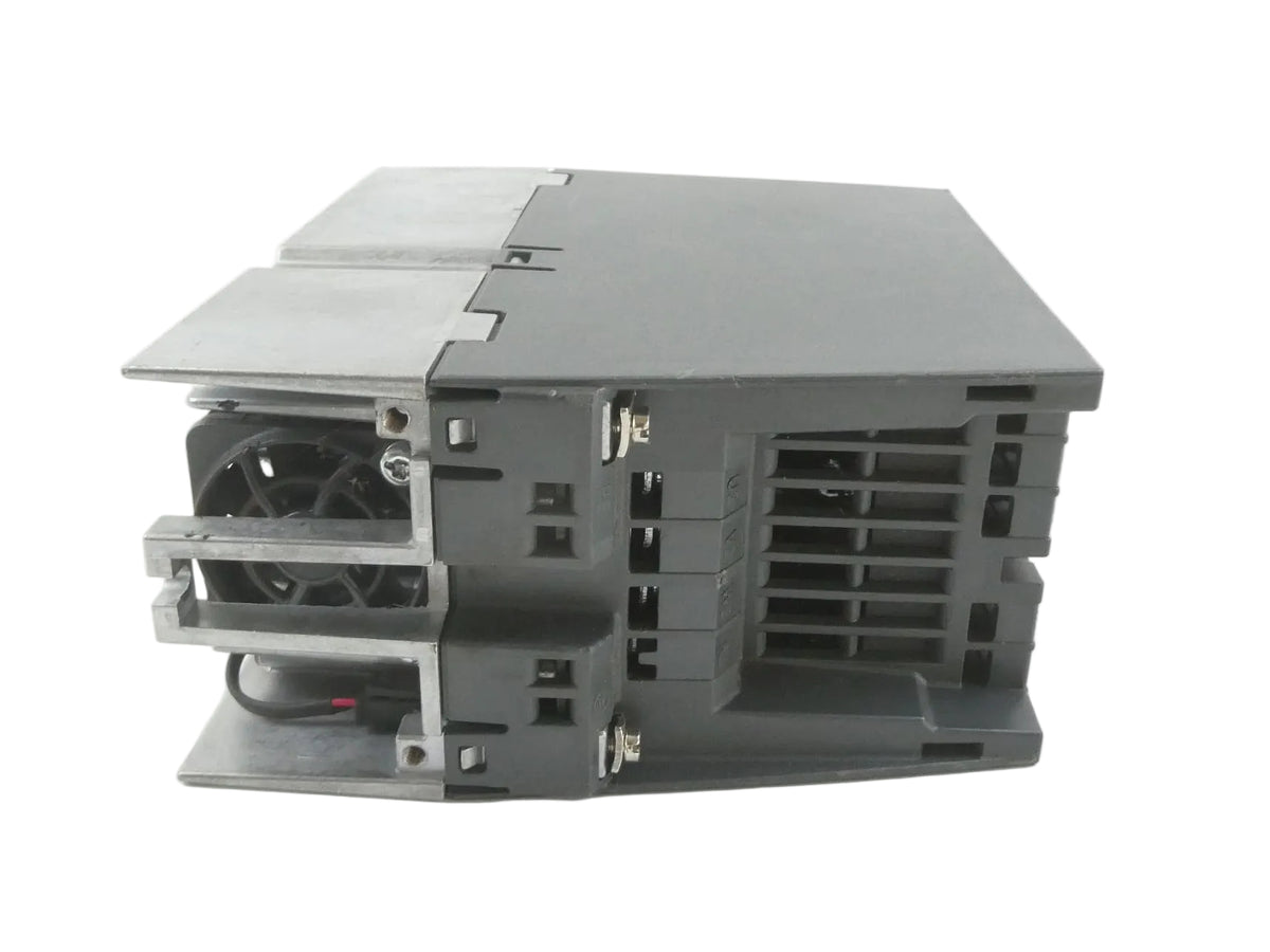 Siemens 6SL3210-1SE13-1UA0 SINAMICS Umrichter PM340