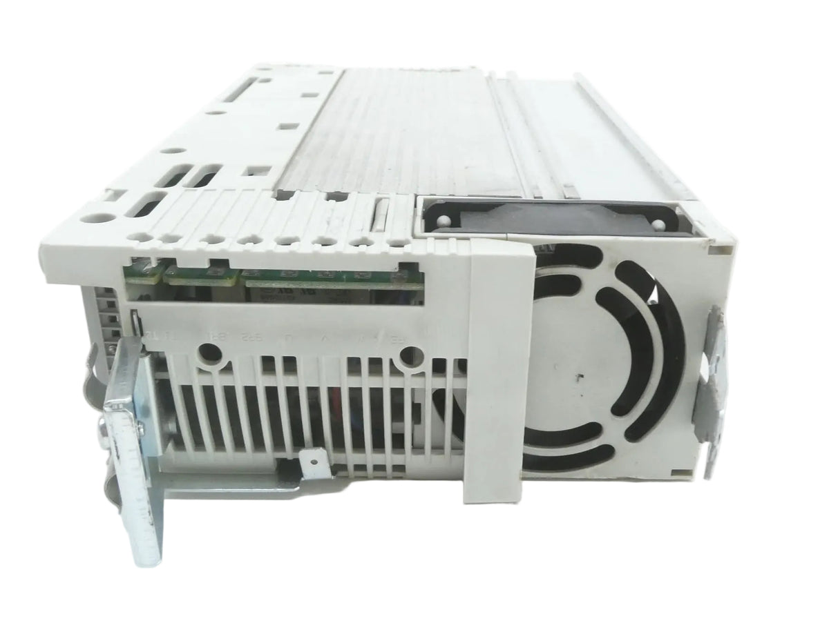 Lenze 13142439 Frequenzumrichter E82EV152_4C
