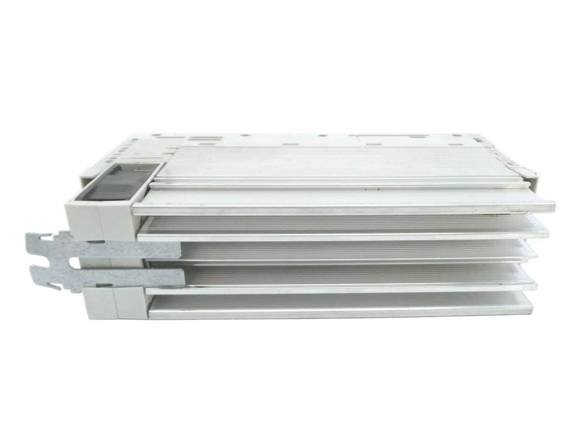 Lenze 13142439 Frequenzumrichter E82EV152_4C